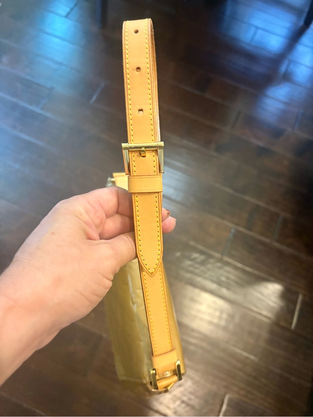 Make me an offer!! Authentic LV Vernis Beige Thompson in EUC!!! - Picture 7 of 12